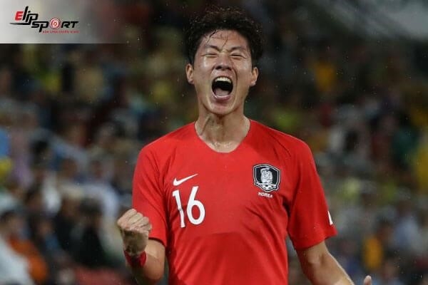 Hwang Ui-Jo, cầu thủ người Hàn Quốc đang chơi cho đội Bordeaux, đã ghi được nhiều bàn thắng ấn tượng trong sự nghiệp của mình và được coi là một trong những tiền đạo xuất sắc nhất hiện nay.