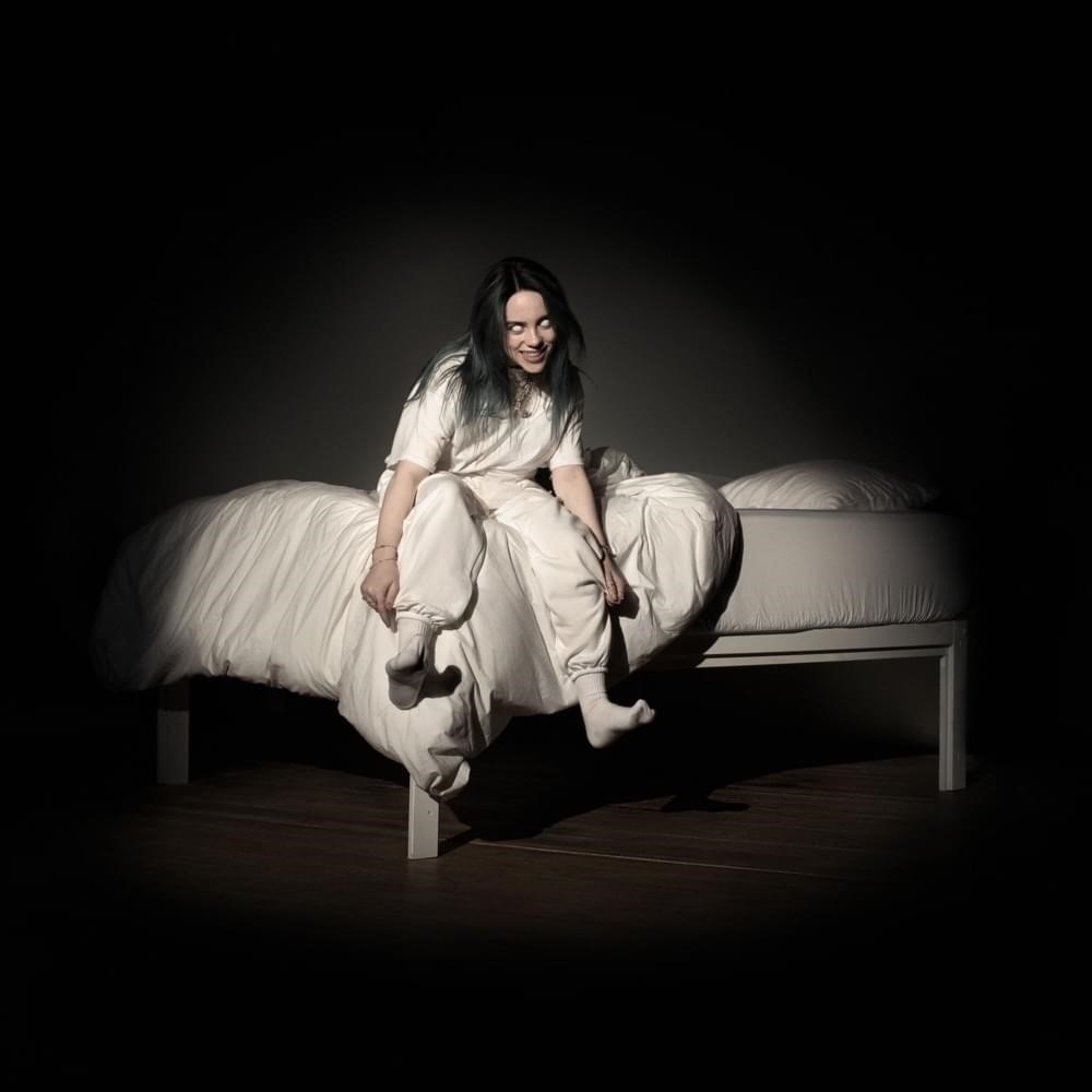 Bức ảnh trang bìa của album đầu tiên chính thức của Billie với diện mạo huyền bí.