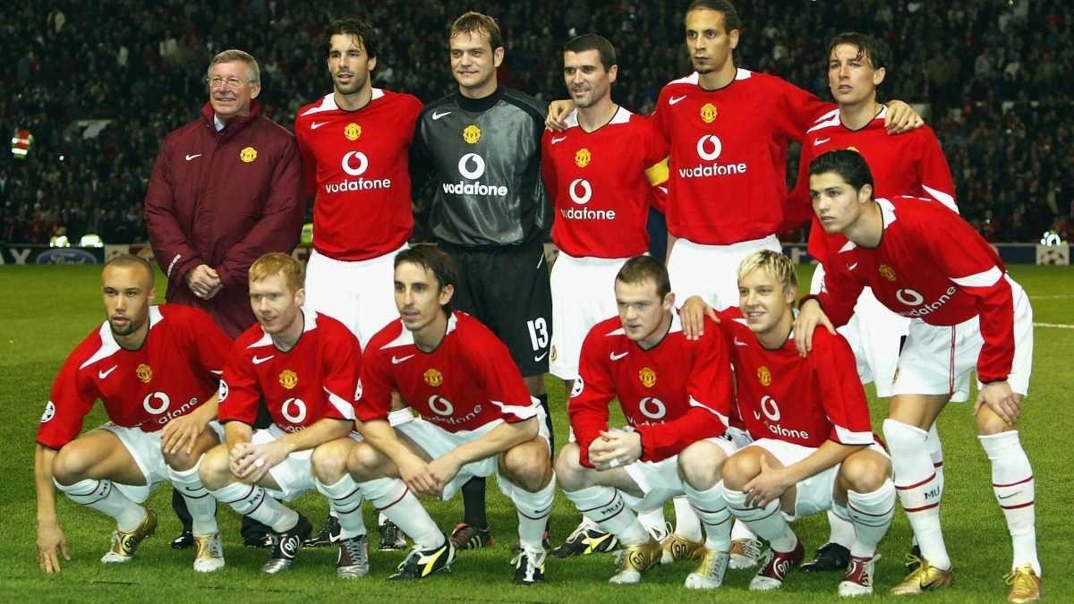 Đội hình huyền thoại của MU không bao gồm các cầu thủ Rooney, Van Nistelrooy, Van Persie, Degea, Evra,...