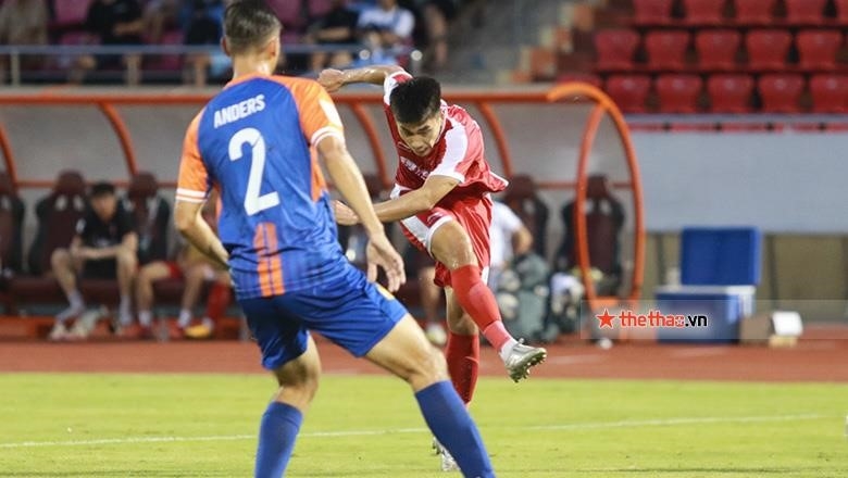 Nhâm Mạnh Dũng đóng góp một bàn thắng trong AFC Cup 2022.