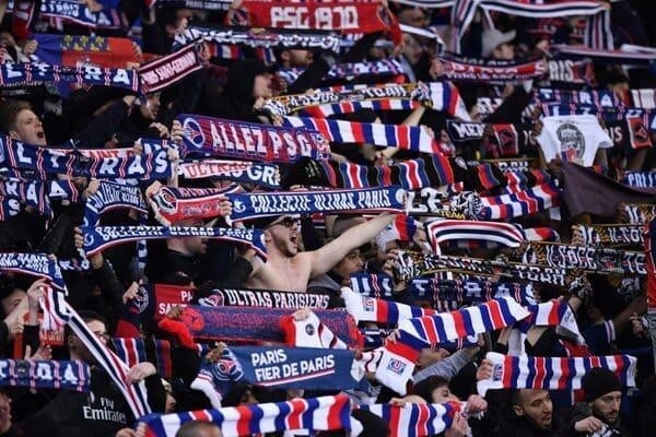 Paris Saint-Germain (có 143 triệu người theo dõi)