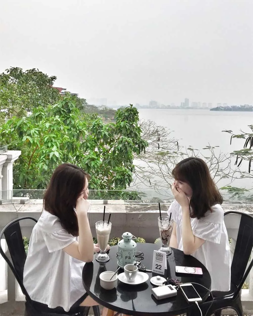 Uptown Terrace với view ngắm trọn ốc đảo Hồ Tây